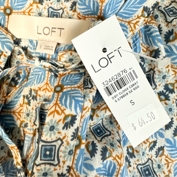NWT LOFT Shimmer Medallion Tie Neck Blouse Small - Picture 11 of 11